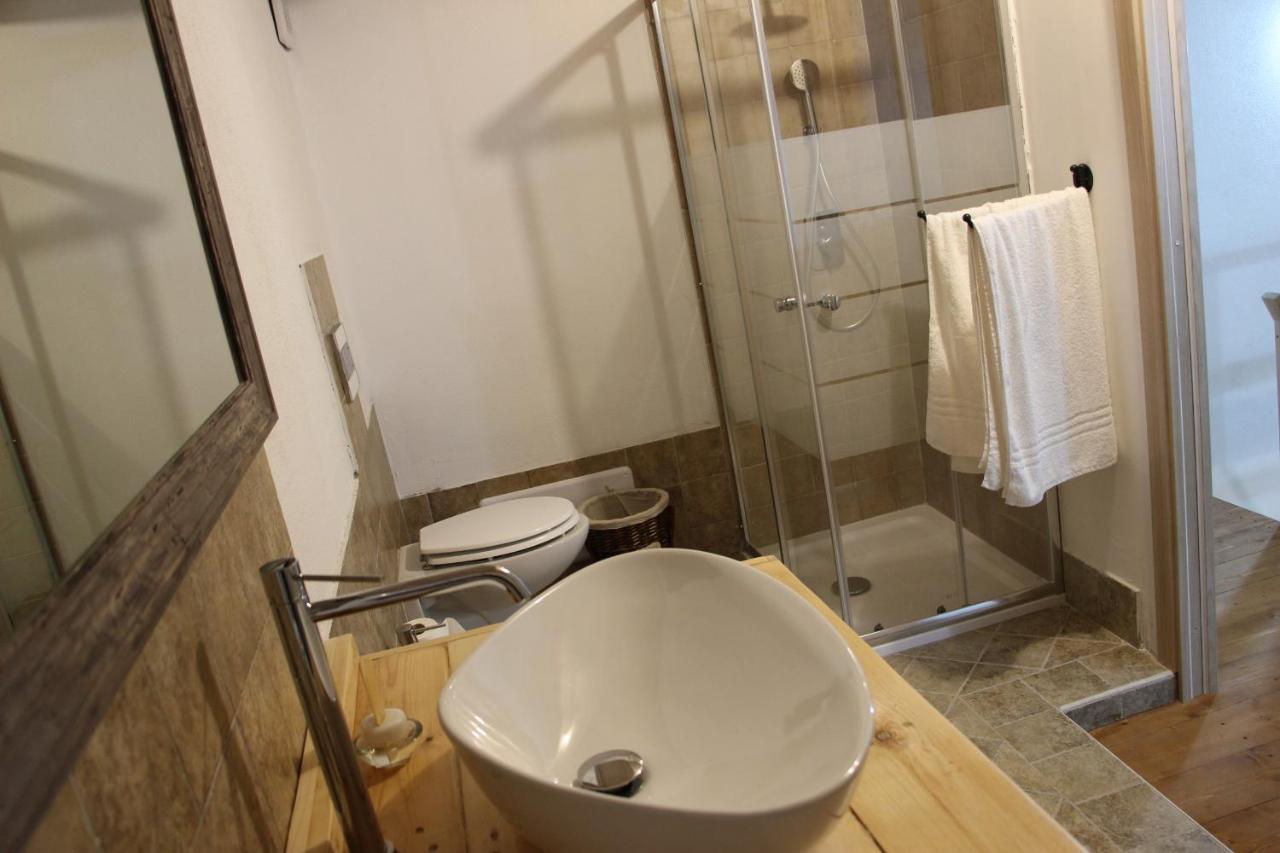 Guest House Tzia Udroni Ossi Ngoại thất bức ảnh