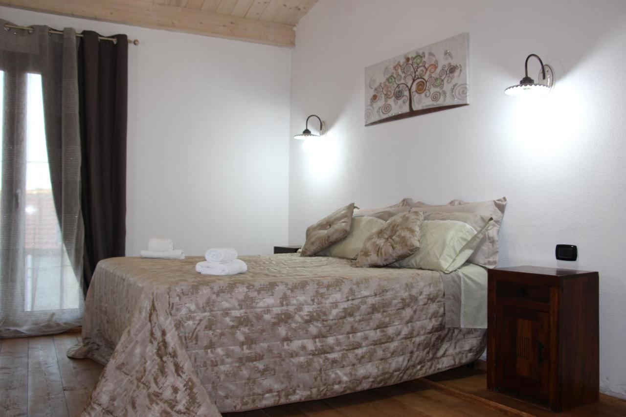 Guest House Tzia Udroni Ossi Ngoại thất bức ảnh